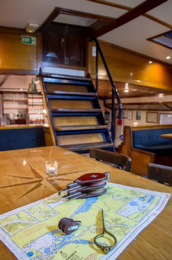 Zusammen mit den Skipper die Route planen